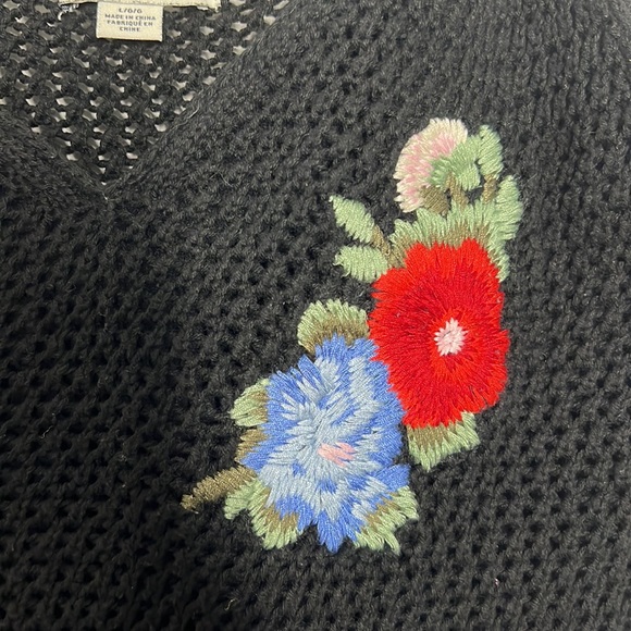 American Eagle Outfitters Knit Crop Top Camisole Floral Embroidery Black Size L - Picture 3 of 6